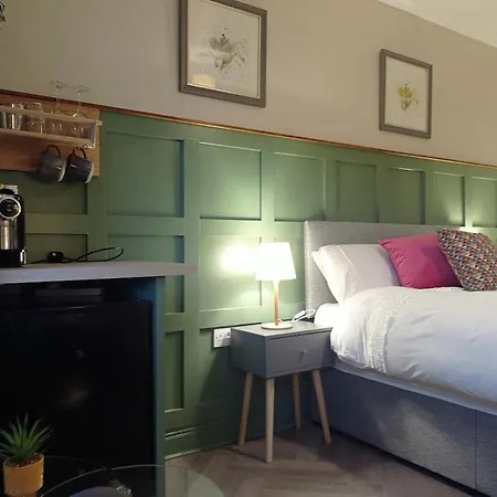 Appartement Romantic Hot Tub Retreat With Bar & Tapas Restaurant On-site *