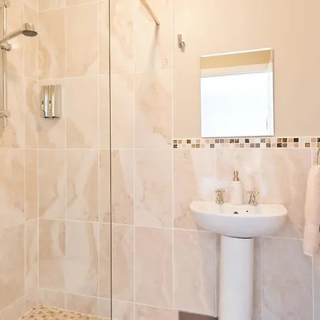 Romantic Hot Tub Retreat With Bar & Tapas Restaurant On-site * Grangecon