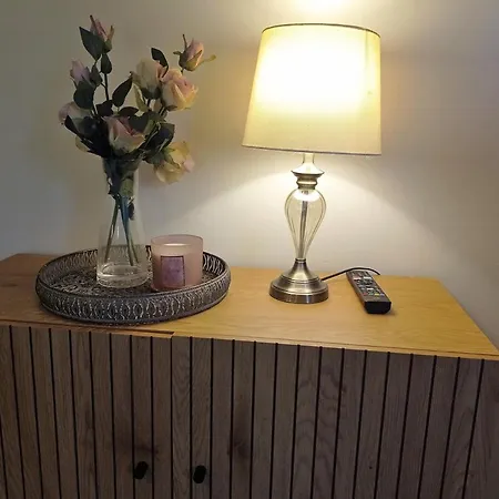 Romantic Hot Tub Retreat With Bar & Tapas Restaurant On-site Grangecon