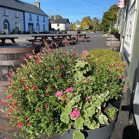 Romantic Hot Tub Retreat With Bar & Tapas Restaurant On-site Apartment *